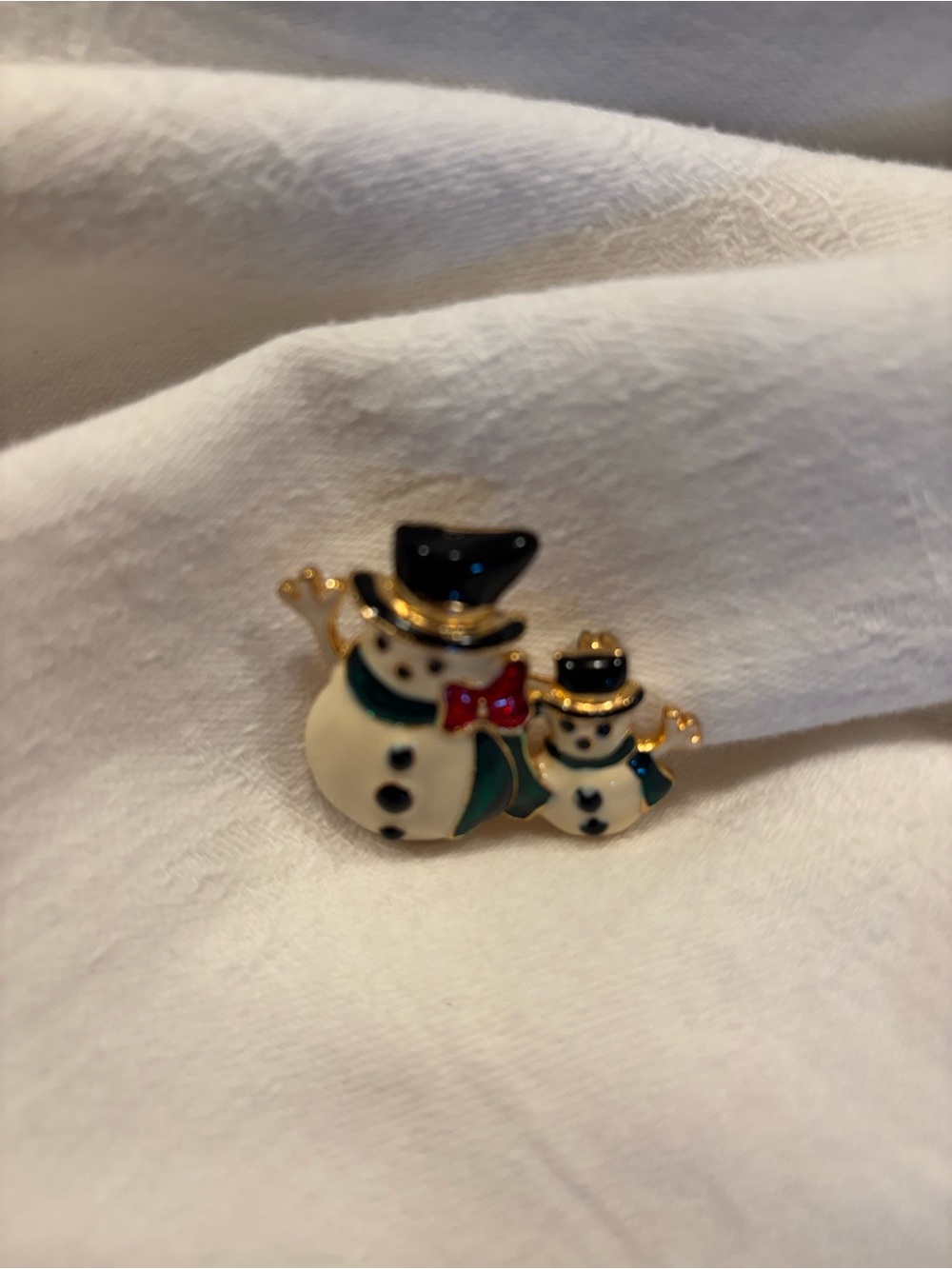 Vintage Snowman Pin Brooch - Enamel Holiday Snow Couple